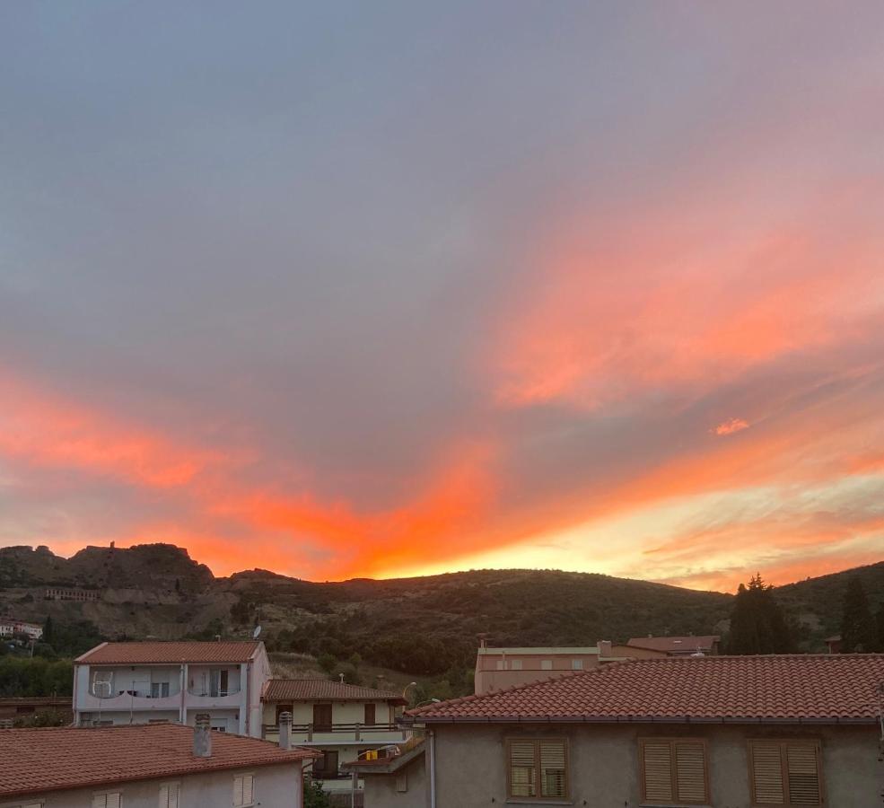 Pozzo Sella Aparthouse - Tramonto Sulla Miniera Iglesias Exterior foto